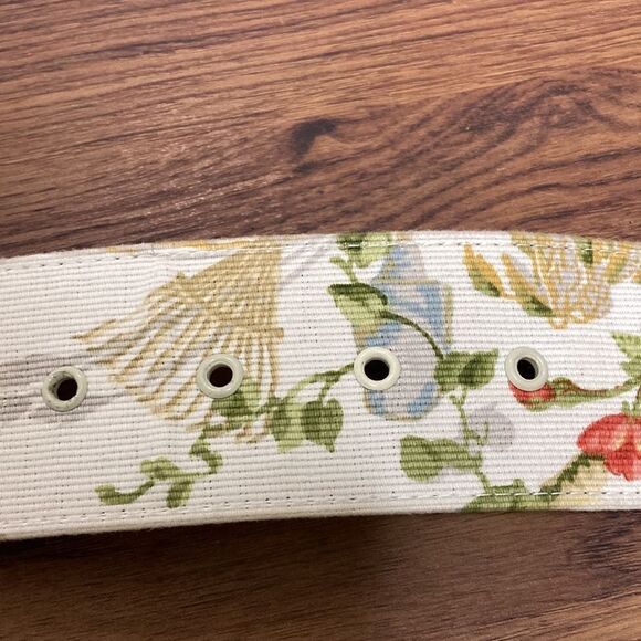 Connie Bates For Fahrenheit Women’s Belt with Floral Multicolor Metal Buckle. - Picture 5 of 8